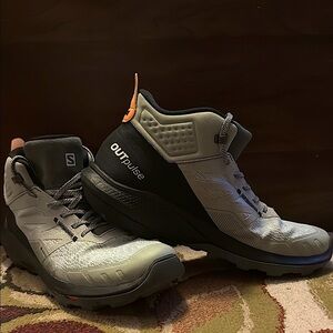 Salomon Outpulse Men's Black and Gray Athletic Shoes